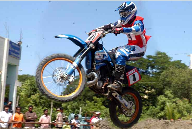 Vijaykumar, Karan Kadam win a moto each; Vijay, best rider