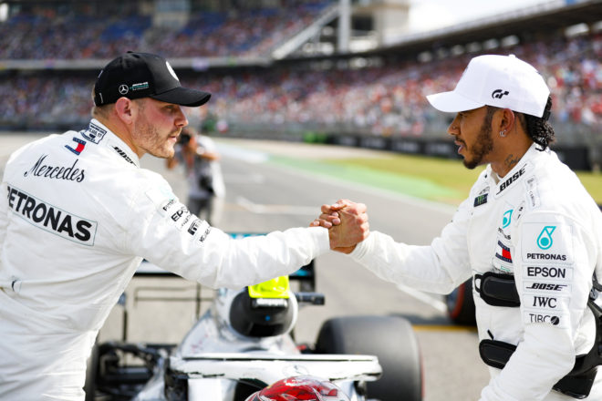 Hamilton takes pole, Ferrari drivers suffer mechanical problems