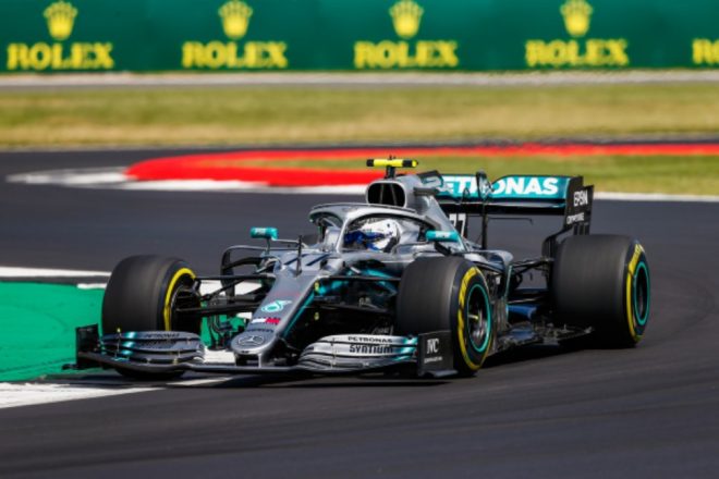 Valtteri Bottas edges out Hamilton to top FP2