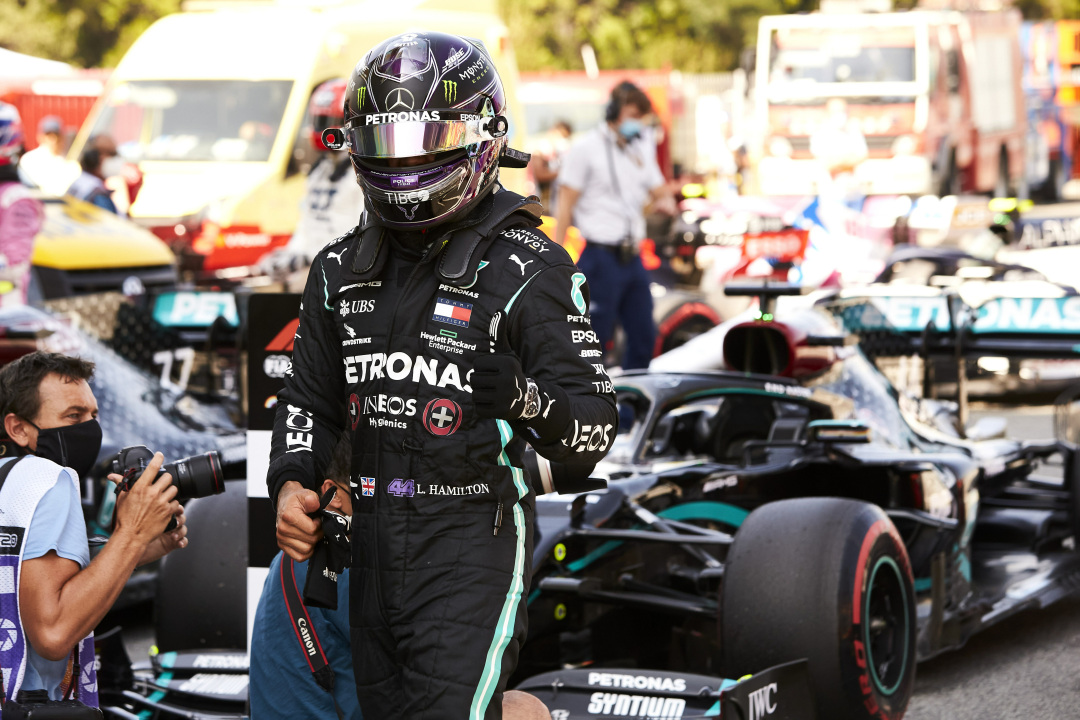 Hamilton takes pole ahead of Bottas, Verstappen