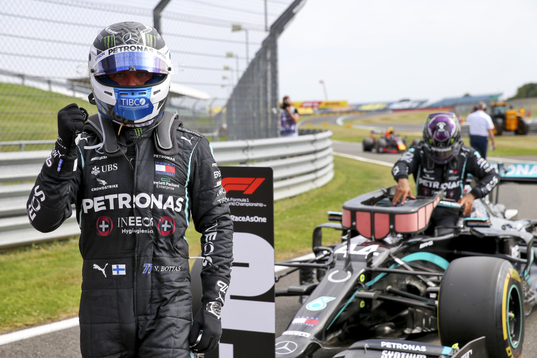 Bottas takes pole ahead of Hamilton; Hulkenberg P3