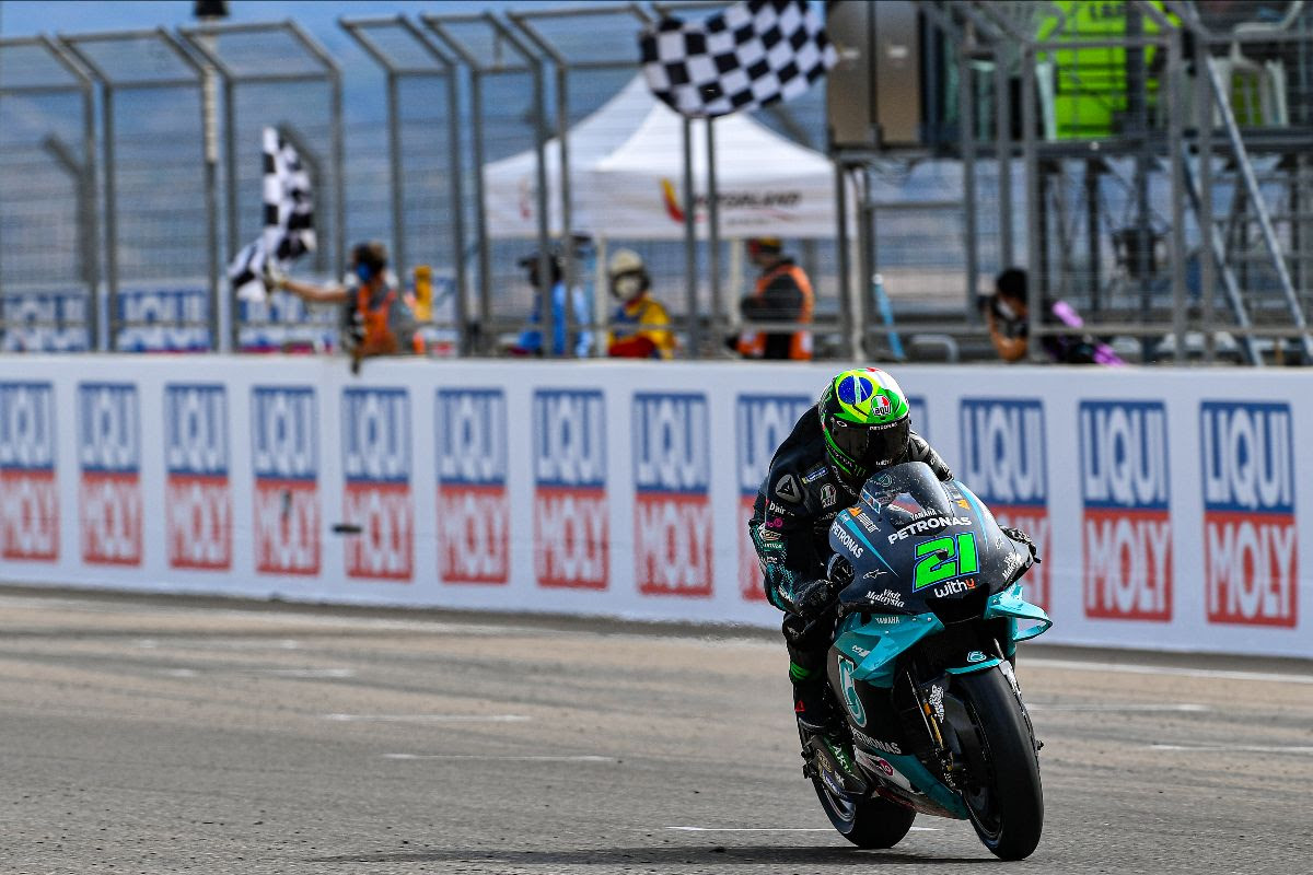 Morbidelli wins at Teruel to get back into title fight