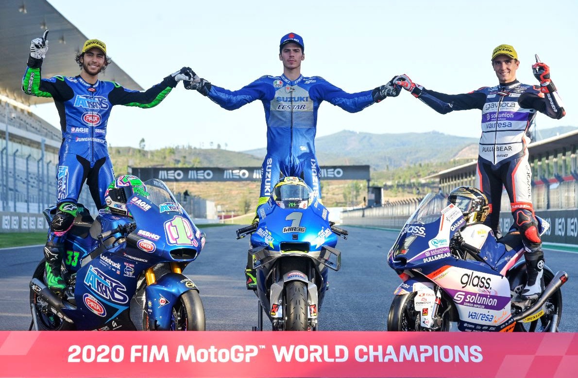 Steve Day hosts MotoGP prize giving; Champs awarded