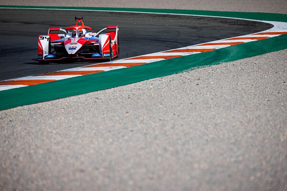 Mahindra Racing’s Alex Lynn tops times: Formula E test Day 2