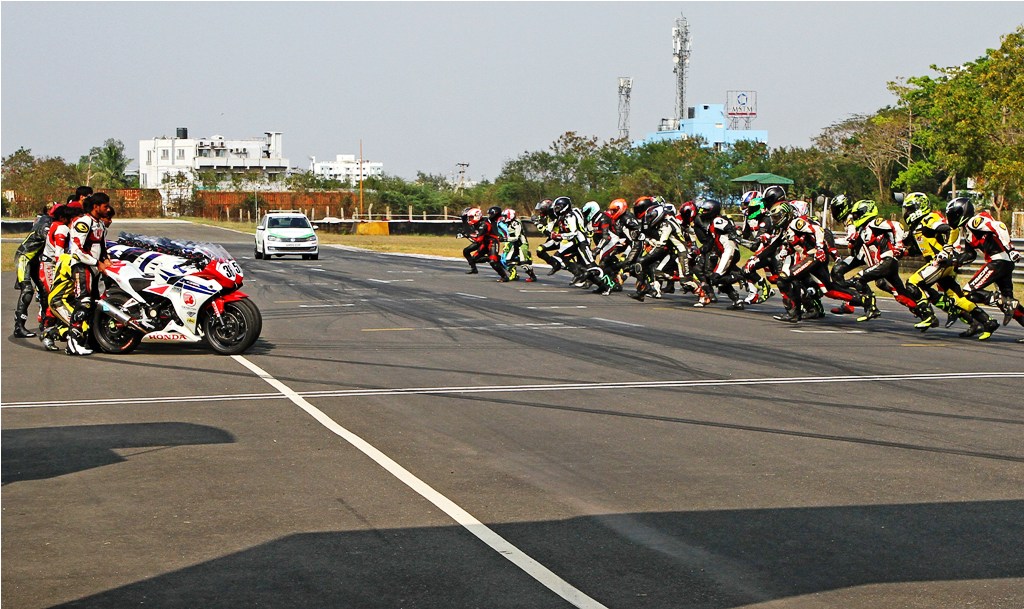 TVS Eurogrip MMSC Motorcycle Endurance Race on Sunday