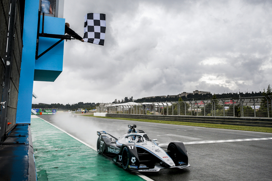 Nyck de Vries clinches his 2nd victory: Formula E