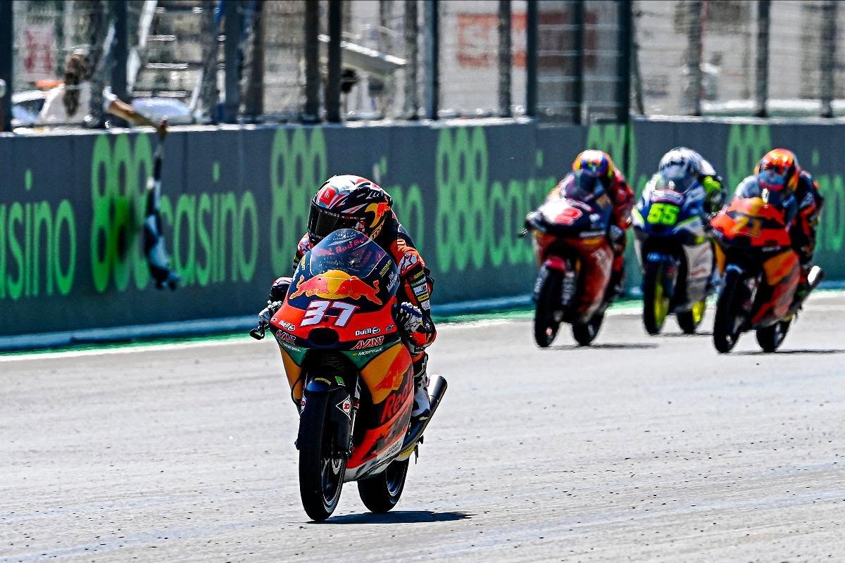 Acosta ravages the rollercoaster for second successive win