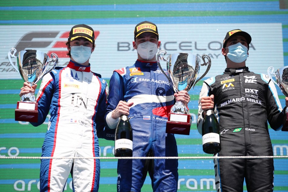 Smolyar takes victory from Novalak in frenetic season’s 1st race