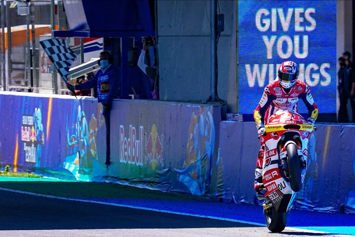 Di Giannantonio disappears for dominant first win: Moto2