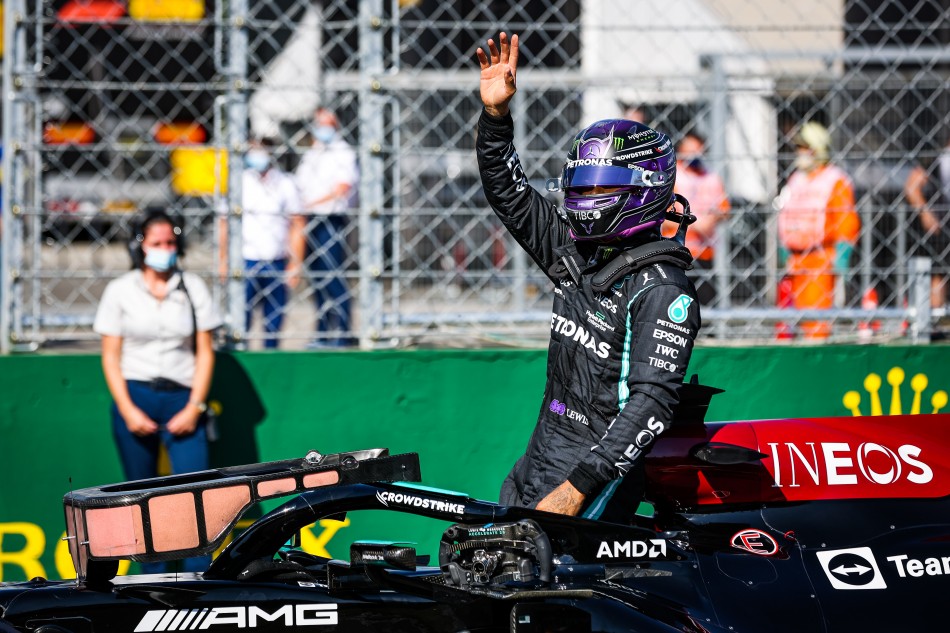 Stunning lap gives Hamilton his 101st career pole