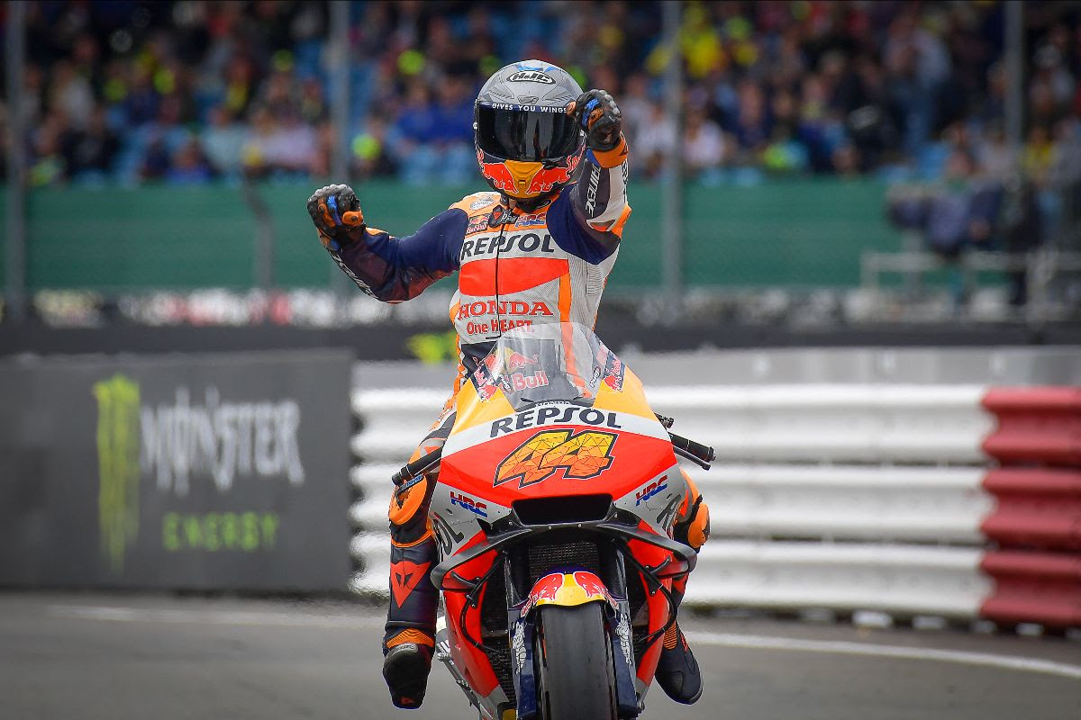 Espargaro heads a front row covered by just 0.036