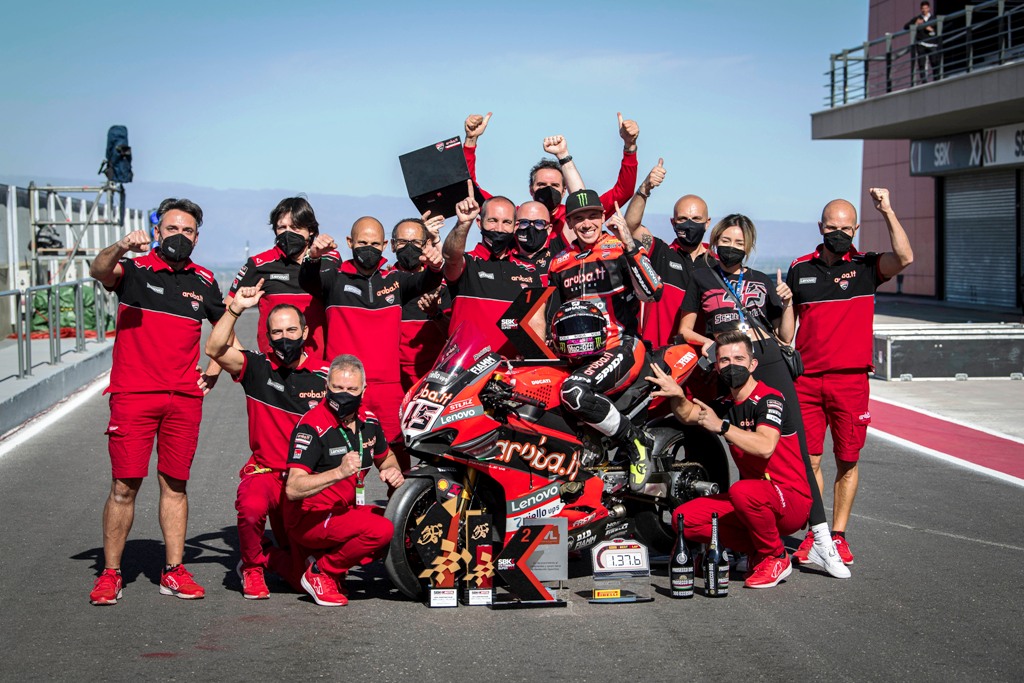Redding takes Race 2 victory after thrilling three-way battle