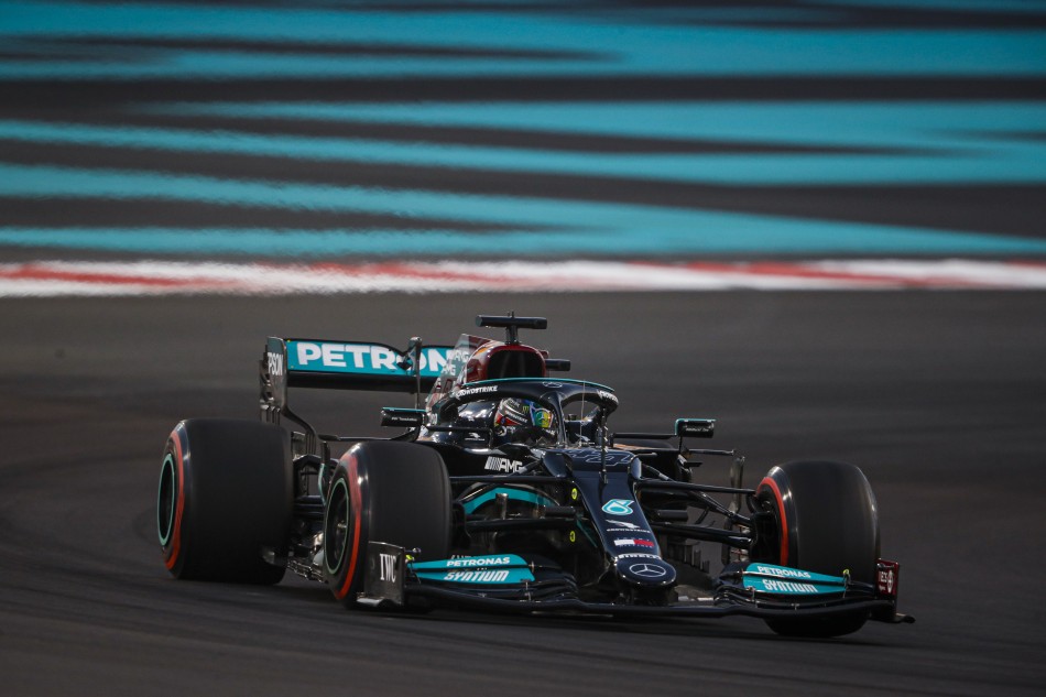 Hamilton quickest in FP2: Final GP to decide champ