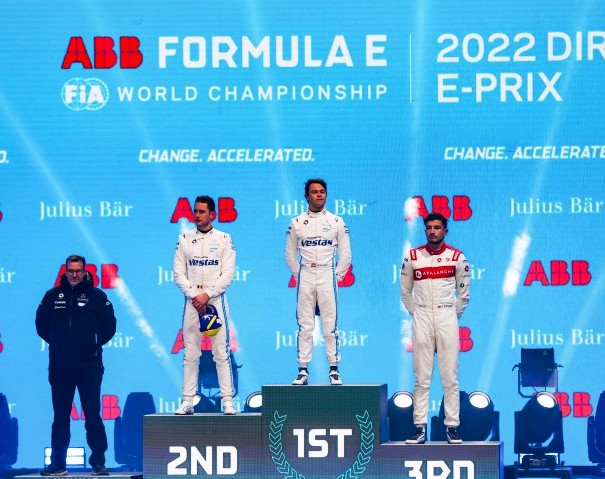 Nyck de Vries begins Season 8 campaign in style: Formula E