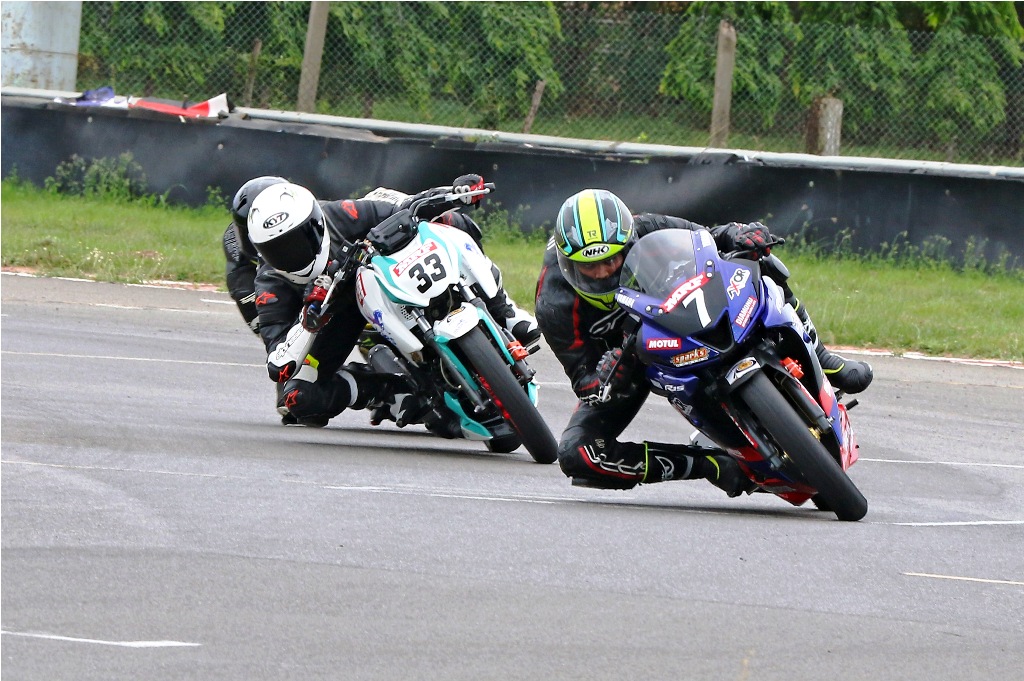 Ahamed leads TVS 1-2 finish in top class; Rajiv Sethu puts Honda on top in 165cc class