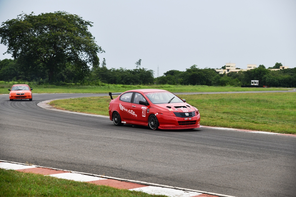 Deepak Ravikumar dominates; Arjun Balu extracts a win from ‘old’ Car