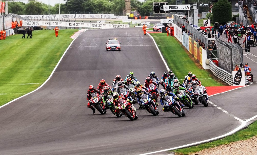 Alvaro Bautista holds off Razgatlioglu for victory: WorldSBK Ro6