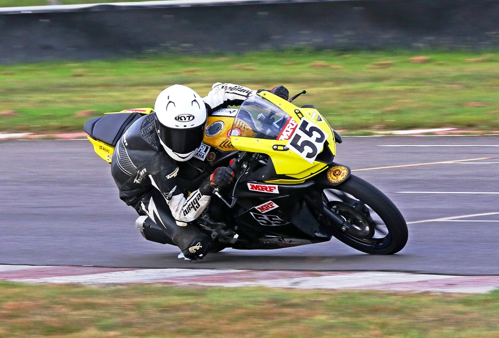 Pole position for Rajiv Sethu, Vignesh Goud: National 2w Racing Round 3