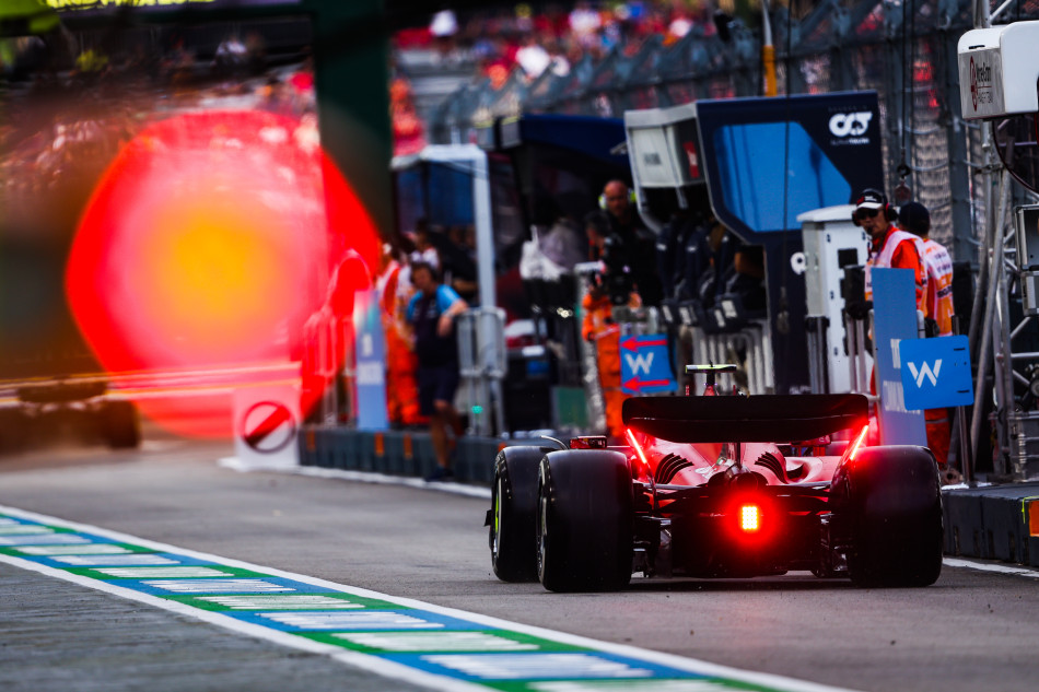 Carlos Sainz tops timesheets in FP2: Singapore Grand Prix