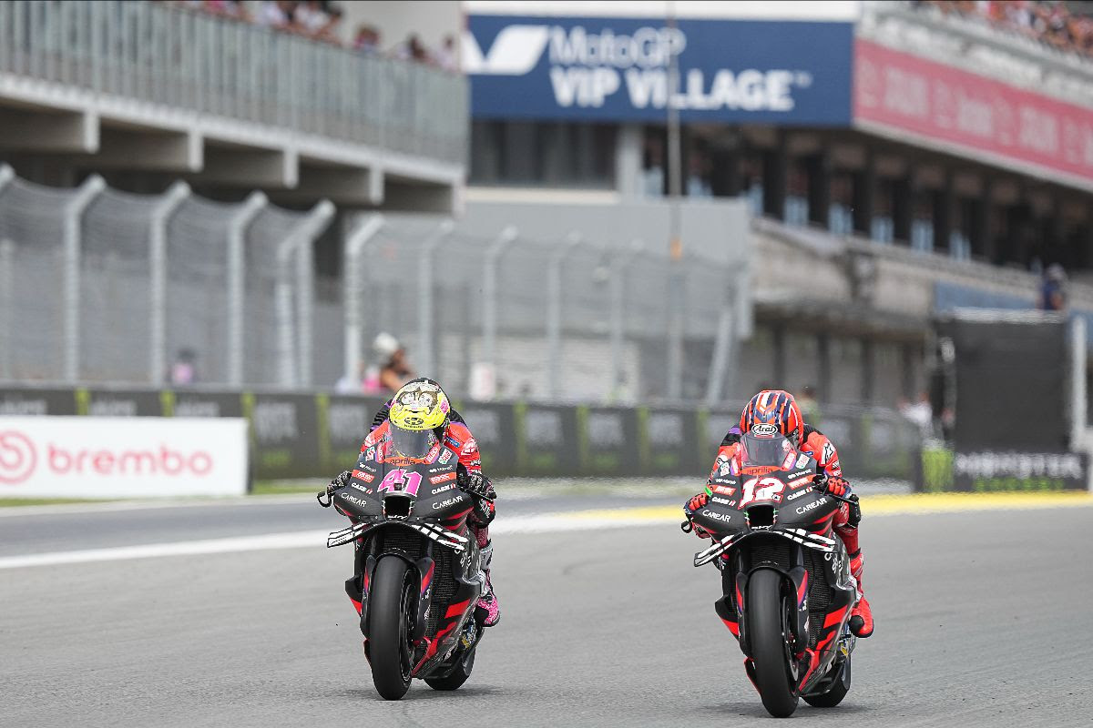 Aleix grabs victory in an Aprilia duel after early drama