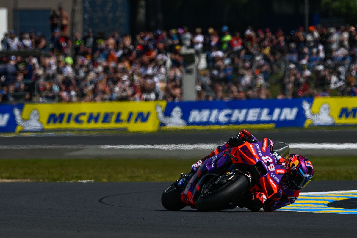 Martin outpaces Pecco with new lap record as Marquez faces Q1: MotoGP