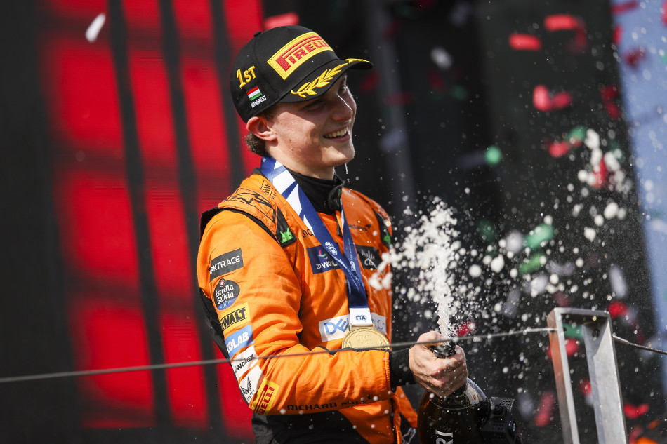 Oscar Piastri claims maiden F1 win in a McLaren 1-2 finish ahead of Hamilton:F1