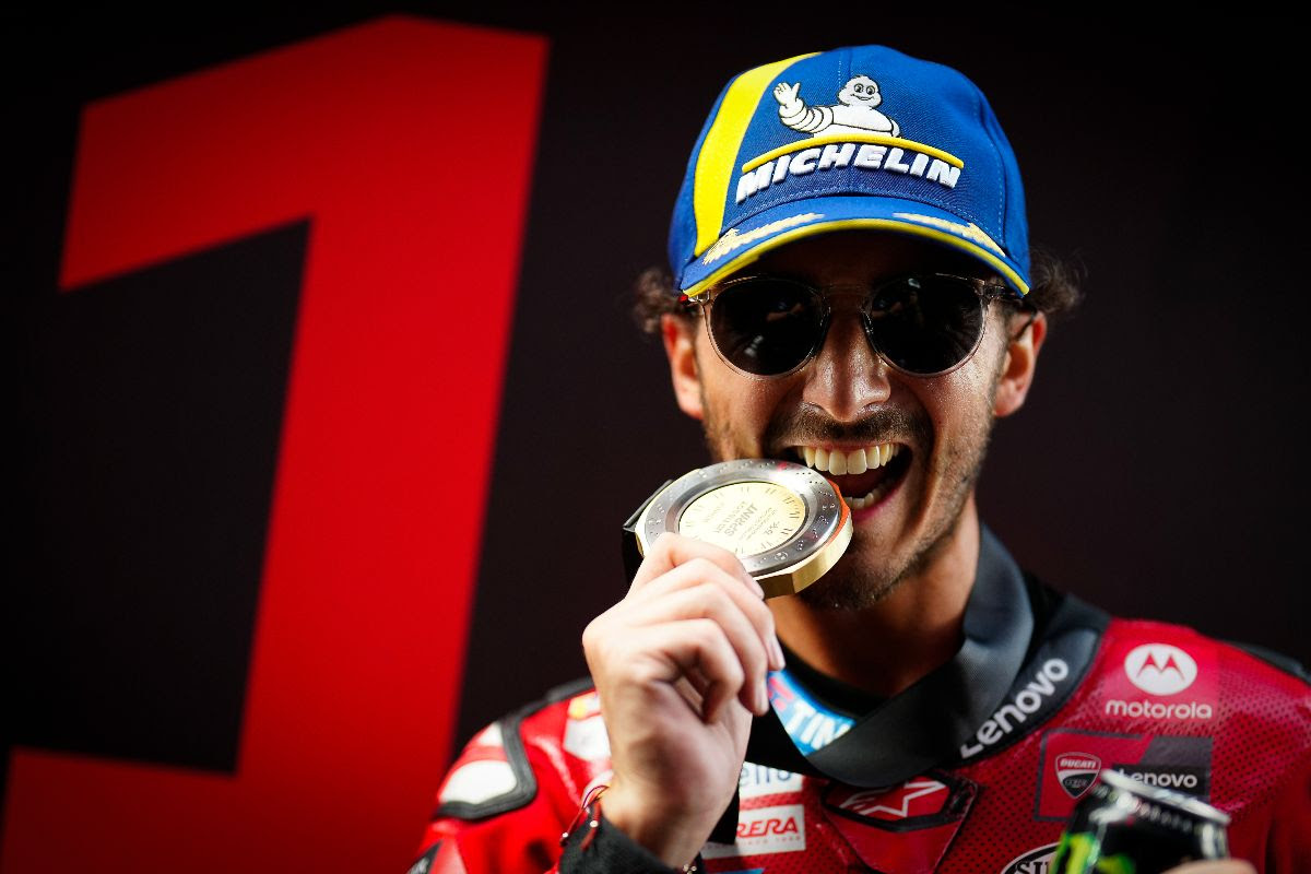 Bagnaia wins, Martin recovers to second & Marquez slides out: Sprint